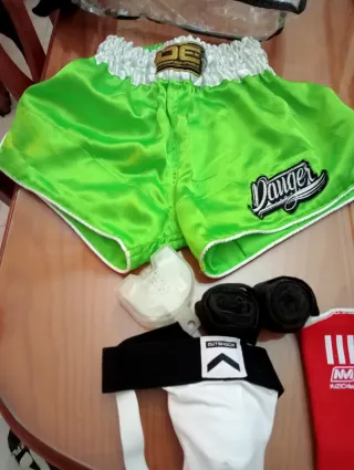 Equipo Muay Thai / Kick Boxing niño