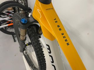 MONDRAKER RAZE CARBON RR SL KM0 BICI ENDURO TRAIL