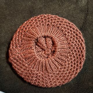 Boina de punto granate