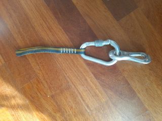 Moschettone con fettuccia e rinvio