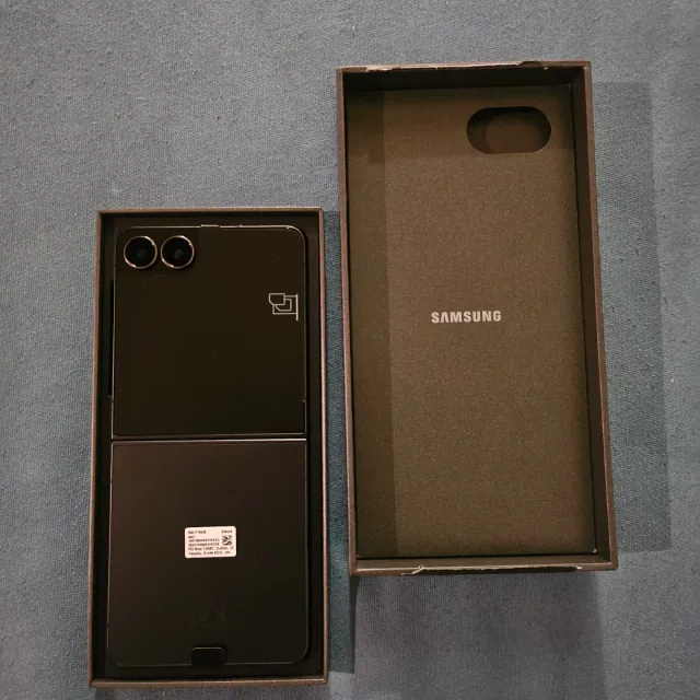 Samsung Galaxy Z Flip7 Negro