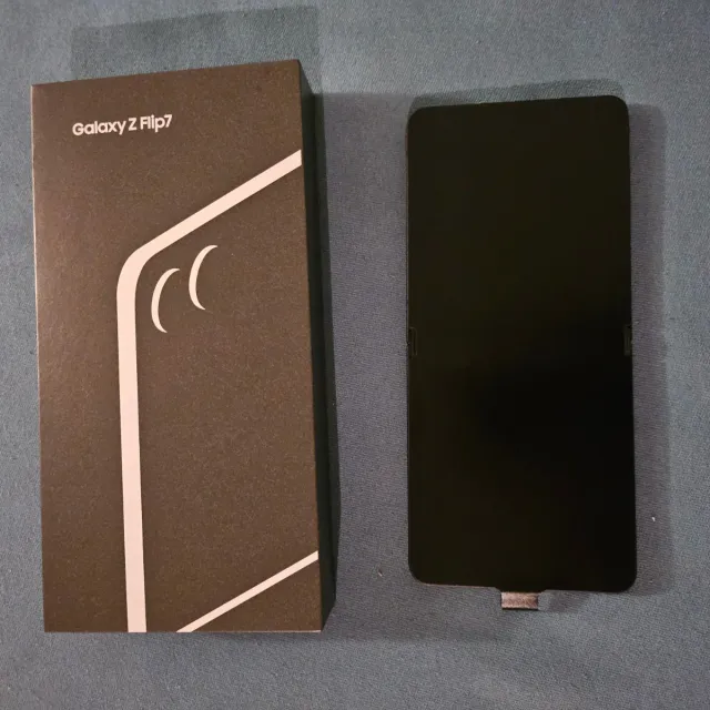 Samsung Galaxy Z Flip7 Negro