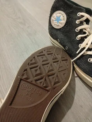 Zapatillas Converse Negras y Blancas