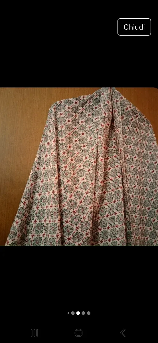 Sciarpa con fantasia floreale