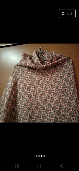 Sciarpa con fantasia floreale