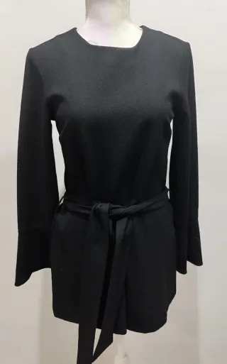 Mono corto negro. Trend Collection H&M.