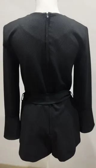 Mono corto negro. Trend Collection H&M.