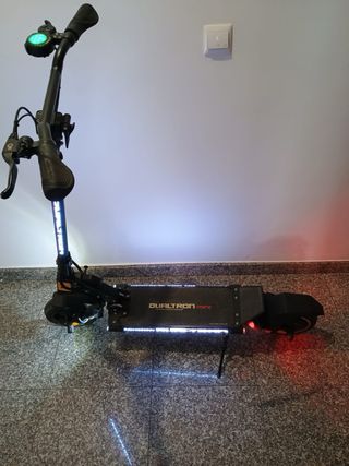 Patinete eléctrico DUALTRON  en perfecto estado.
