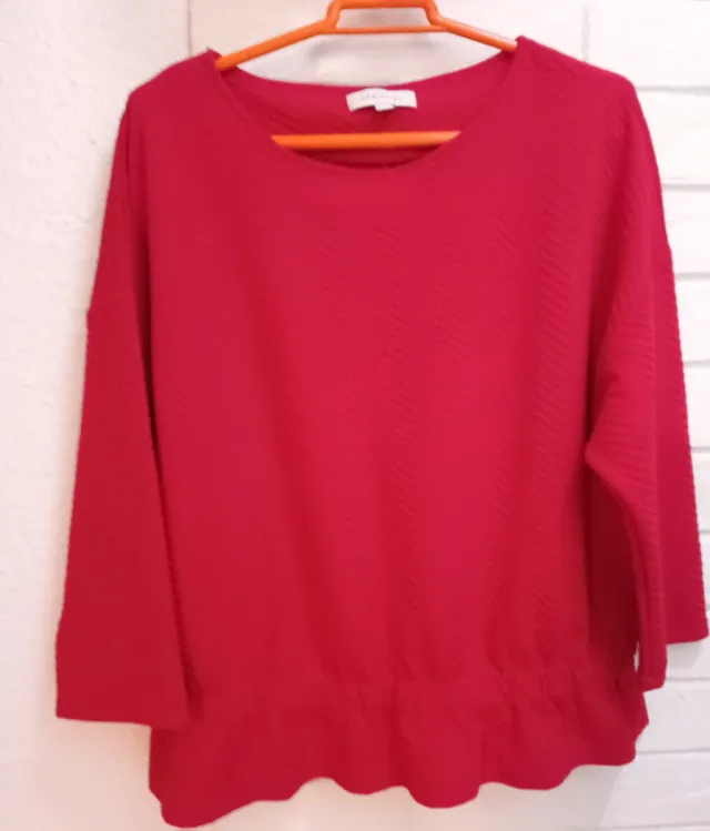 Blusa roja con textura