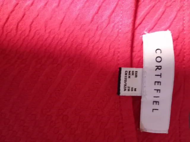 Blusa roja con textura