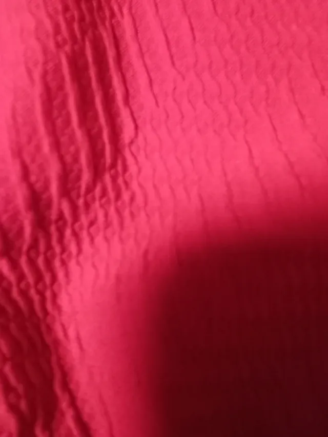 Blusa roja con textura