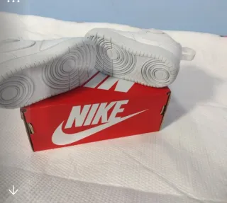 Tenis Nike Court Borough Blancos Talla 19.5