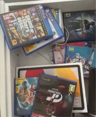 Consola PS4 Slim Negra 1TB + Mando