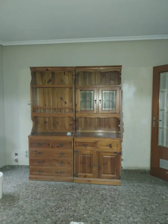 Mueble rústico de madera