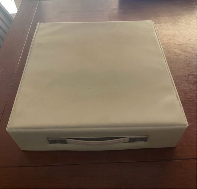 Máquina de escribir Olivetti Lettera 25