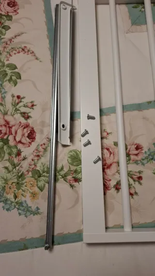 Appendiabiti in legno e metallo bianco/argento