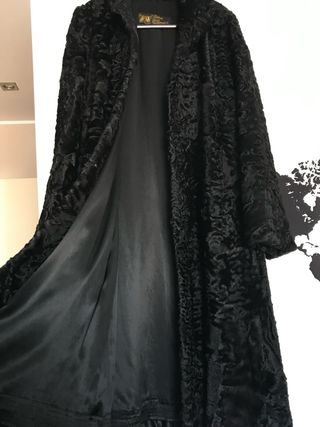 Abrigo de astracán negro