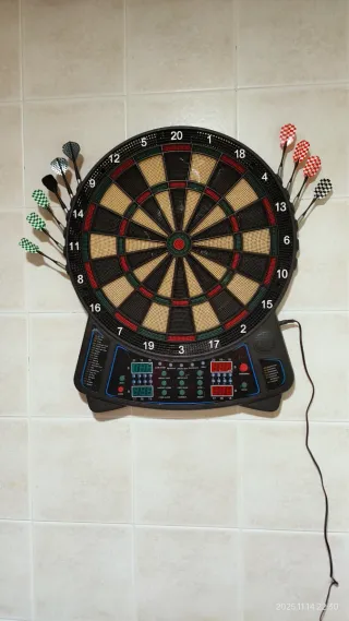 Diana Electrónica con Dardos