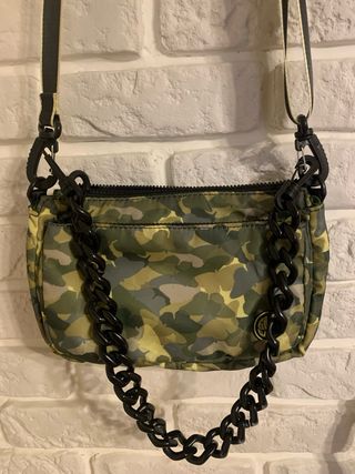 Bolso bandolera camuflaje verde y negro