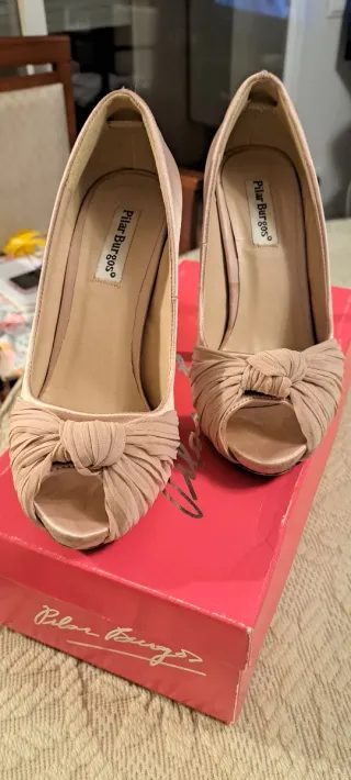 Zapatos de fiesta Pilar Burgos rosa.