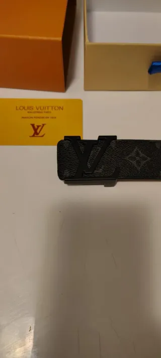 Cintura Louis Vuitton Pelle Nera Fibbia LV