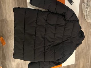 Abrigo negro acolchado sin estrenar talla 146 cm