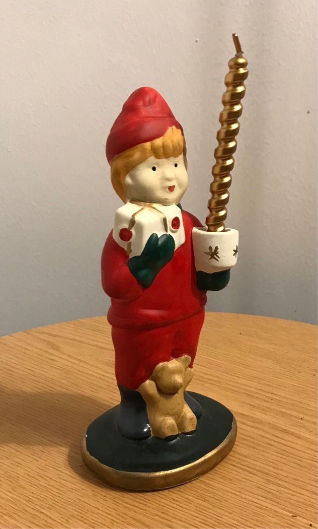 Figura Bambino Natale con Candela e Regalo