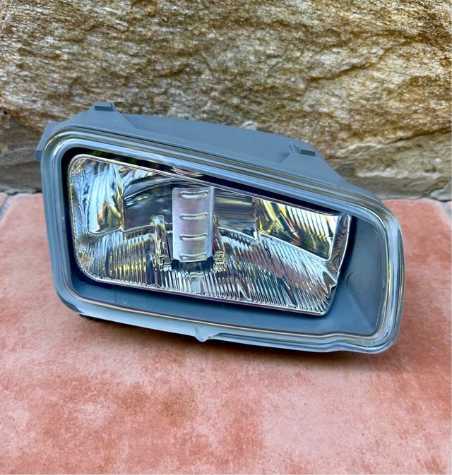 Faro antiniebla delantero derecho Ford B-Max NUEVO