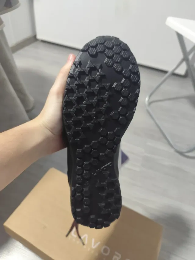 Zapatos de seguridad Lavoro negros y rojos