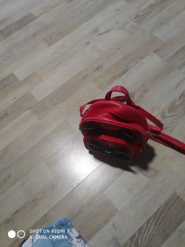 Mochila infantil roja