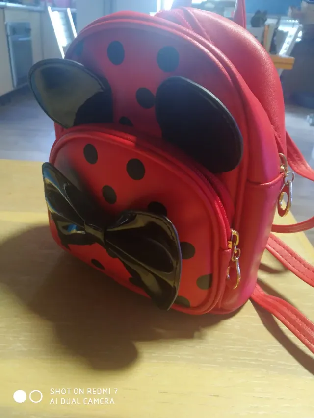 Mochila infantil roja