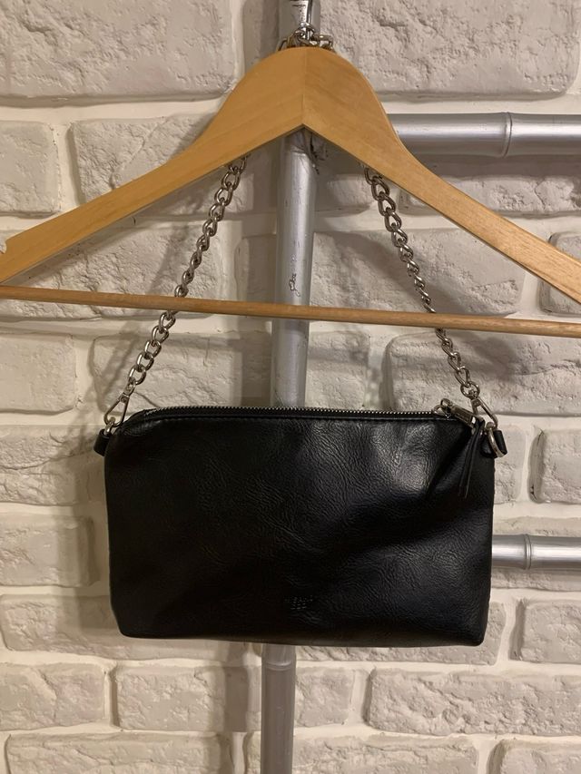 Bolso negro tachuelas cadena