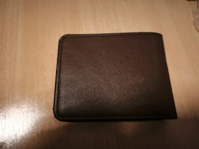 Cartera de piel marrón