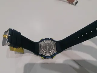 Reloj Digital Deportivo Negro y Verde