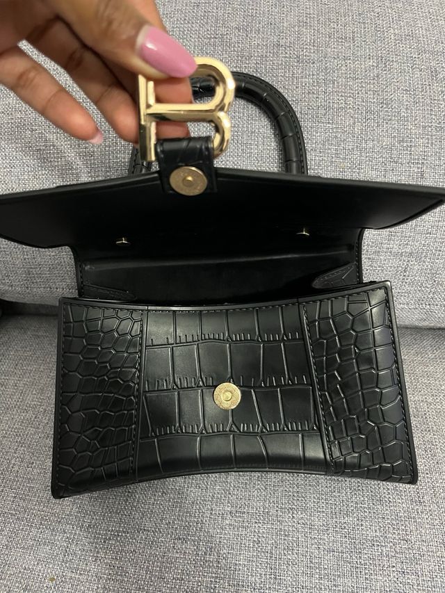 Bolso negro efecto piel cocodrilo