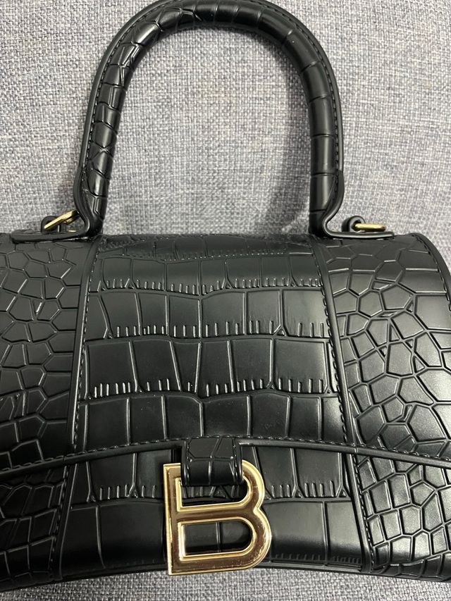 Bolso negro efecto piel cocodrilo