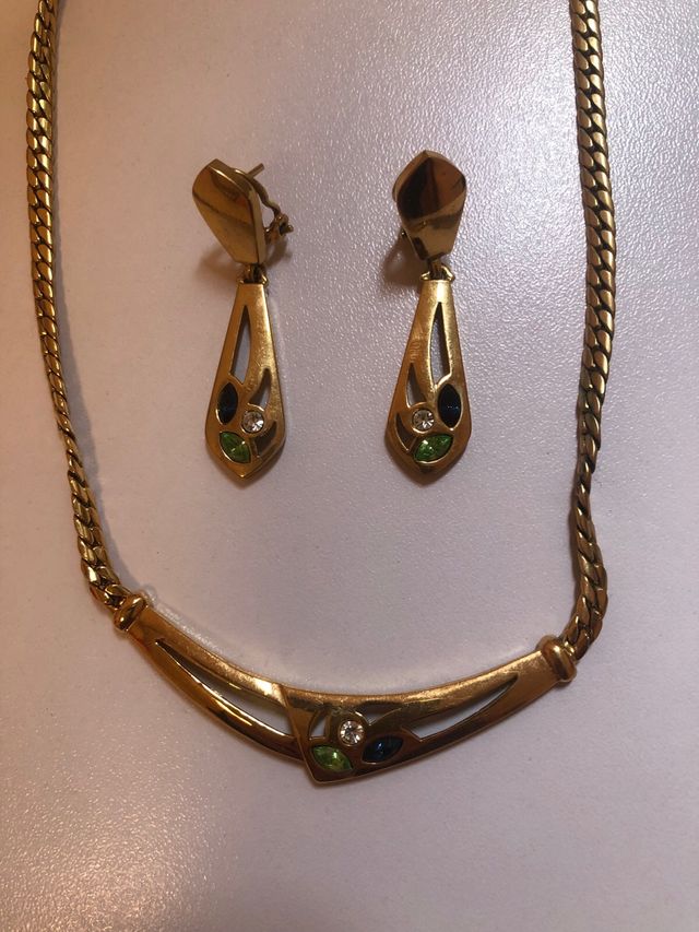 Conjunto collar y pendientes de oro, 14 kilates