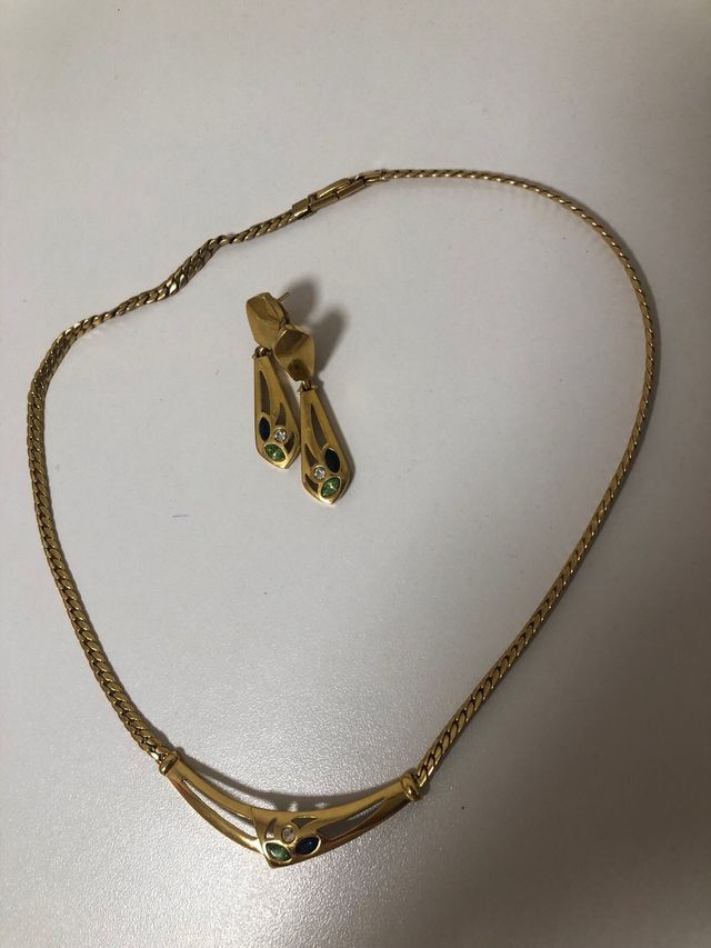 Conjunto collar y pendientes de oro, 14 kilates