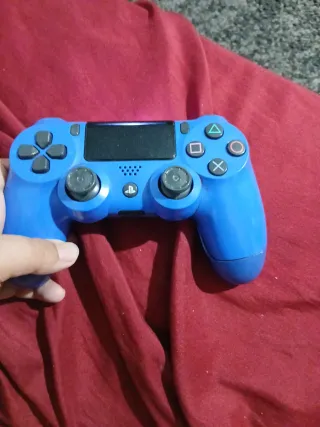 PS4 Slim Negra + 5 Juegos y Mando