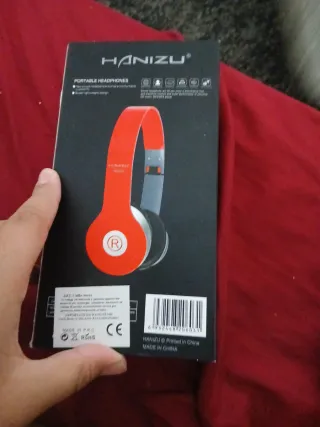 PS4 Slim Negra + 5 Juegos y Mando