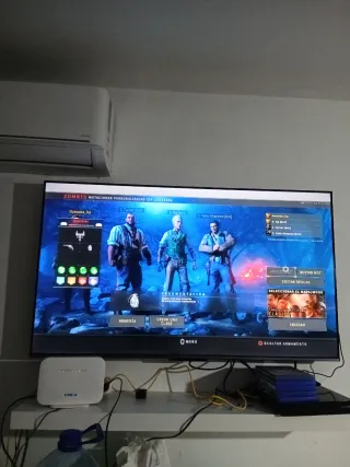 PS4 Slim Negra + 5 Juegos y Mando