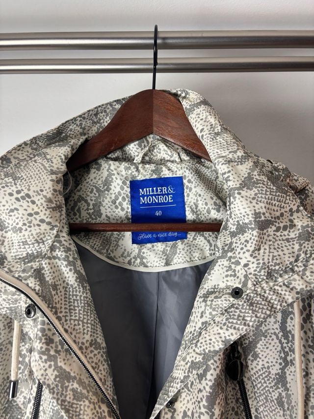 Parka Miller&Monroe Estampado Serpiente Talla 40