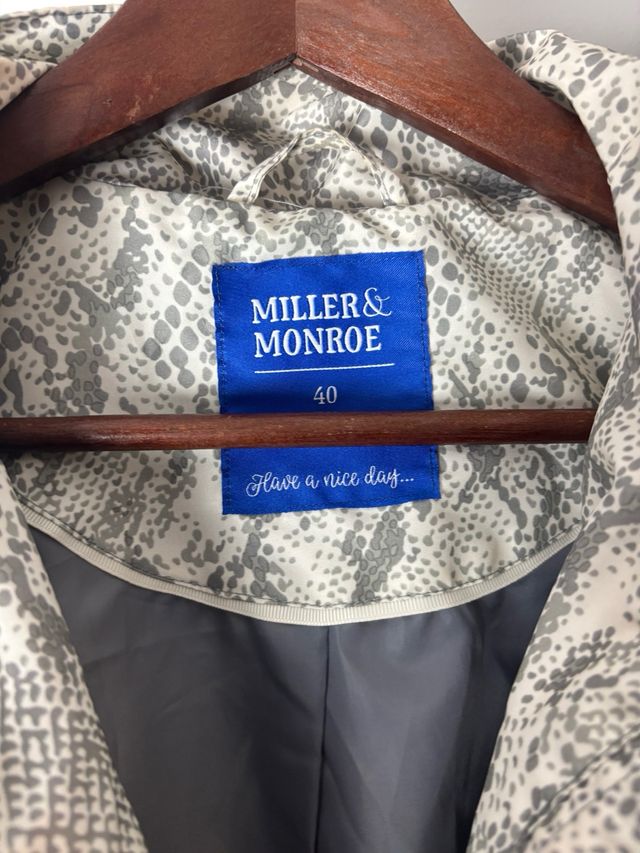 Parka Miller&Monroe Estampado Serpiente Talla 40