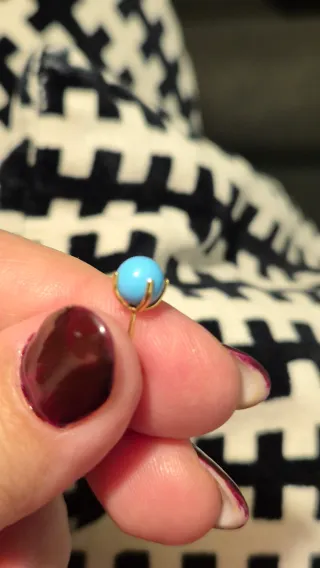 Pendientes oro 18k y turquesas naturales.