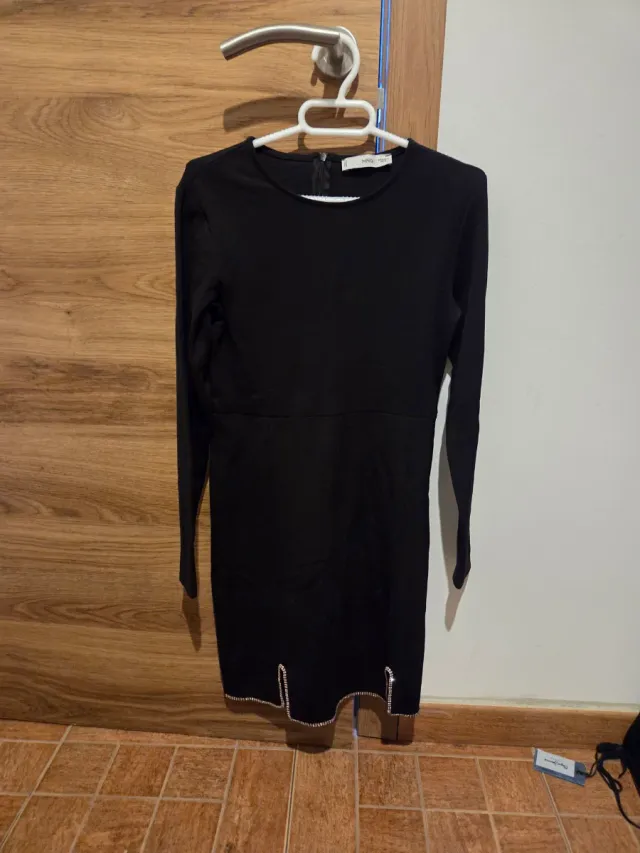 Vestido negro con pedrería Talla M