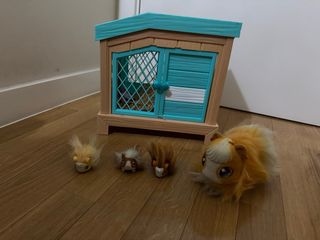 Cobaya de peluche con casa y accesorios