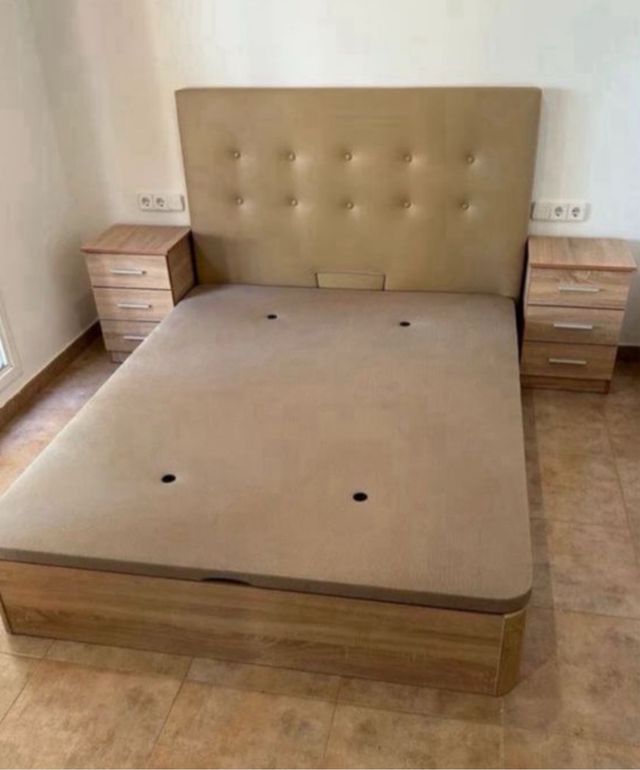 Vendita di canapés, materassi e basi per divani