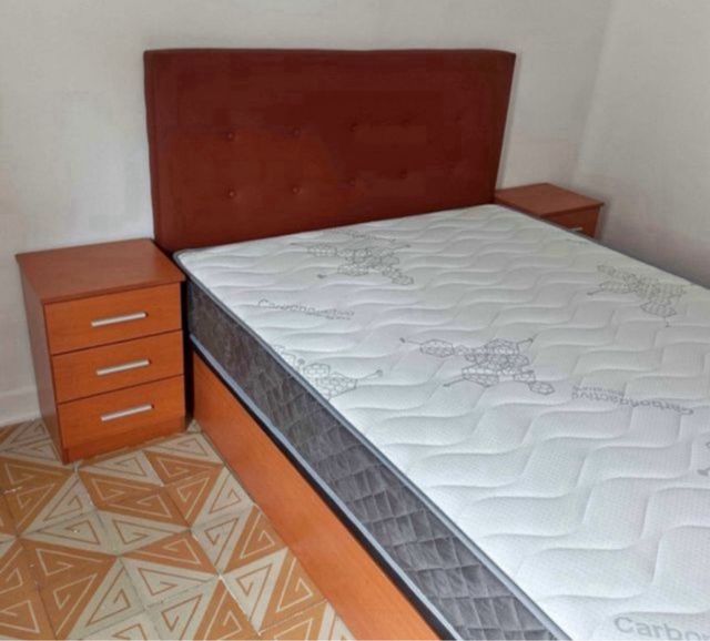 Vendita di canapés, materassi e basi per divani