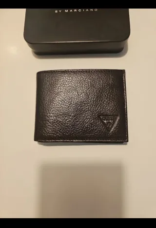 Cartera de piel Guess