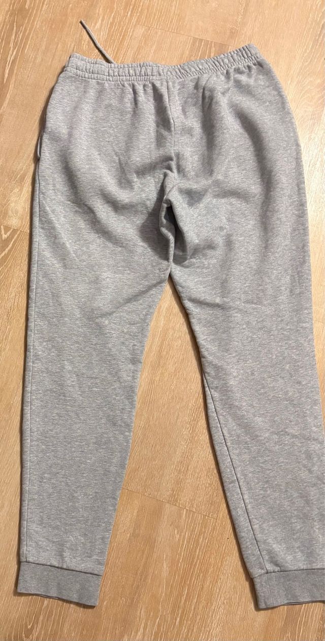 Pantalón deportivo Lacoste gris talla M